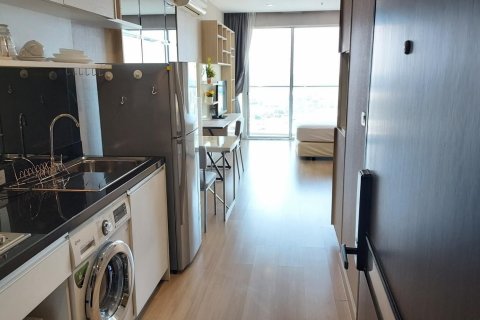 Studio dans le Condo à Watthana, Bangkok, Thaïlande  № 138623 - photo 9