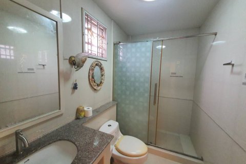 Townhouse in Bang Kruai, Thailand 2 bedrooms № 141676 - photo 30