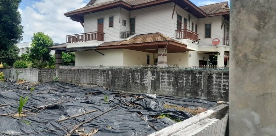 Land in Dusit, Bangkok, Thailand 652 sq.m. № 171670