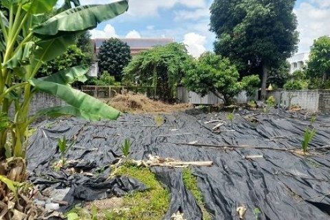 Land in Dusit, Bangkok, Thailand 652 sq.m. № 171670 - photo 2