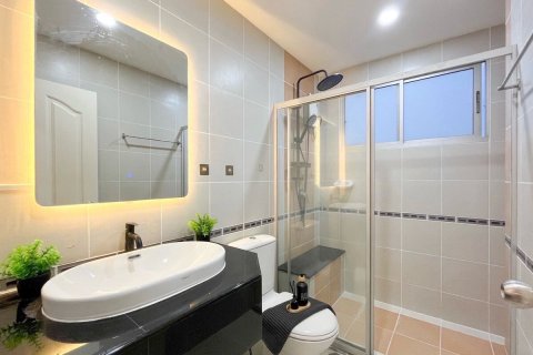 Penthouse in Bang Phlat, Bangkok, Thailand 2 bedrooms № 171672 - photo 4