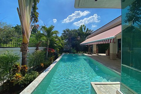 Villa in Hua Hin, Thailand 3 bedrooms № 168702 - photo 10