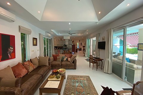 Villa in Hua Hin, Thailand 3 bedrooms № 168702 - photo 19