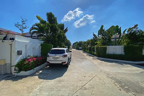Villa in Hua Hin, Thailand 3 bedrooms № 168702 - photo 4