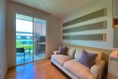 Condo in Hua Hin, Thailand, 1 bedroom  № 168706 - photo 2