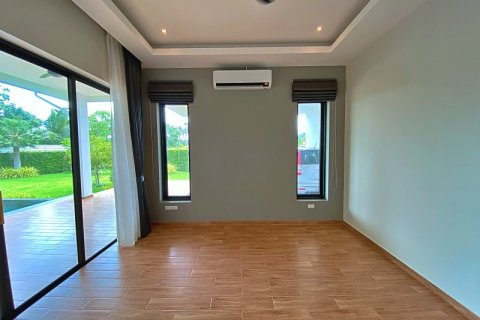 Villa in Hua Hin, Thailand 4 bedrooms № 168815 - photo 26