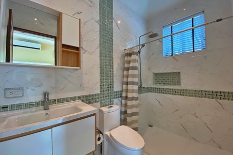 Villa in Hua Hin, Thailand 4 bedrooms № 168815 - photo 16
