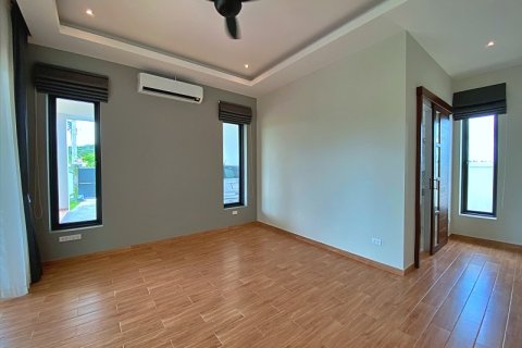 Villa in Hua Hin, Thailand 4 bedrooms № 168815 - photo 25