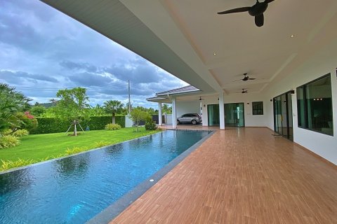Villa in Hua Hin, Thailand 4 bedrooms № 168815 - photo 6