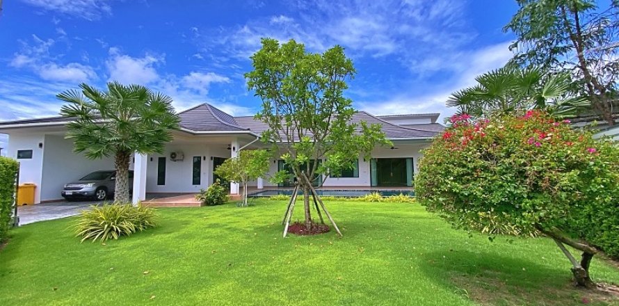 Villa in Hua Hin, Thailand 4 bedrooms № 168815