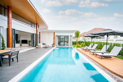 Villa in Hua Hin, Thailand 3 bedrooms № 168812 - photo 4