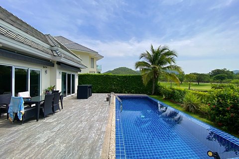 Villa in Hua Hin, Thailand 3 bedrooms № 168816 - photo 8