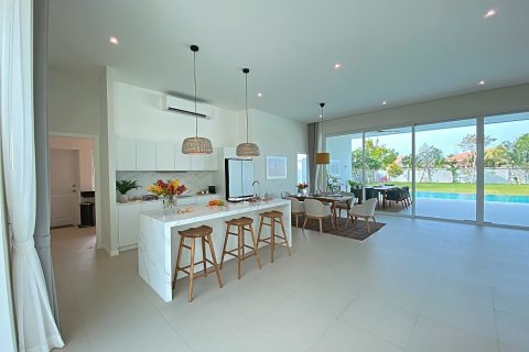 Villa in Hua Hin, Thailand 4 bedrooms № 168811 - photo 7