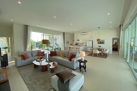 Villa in Hua Hin, Thailand 4 bedrooms № 168811 - photo 8