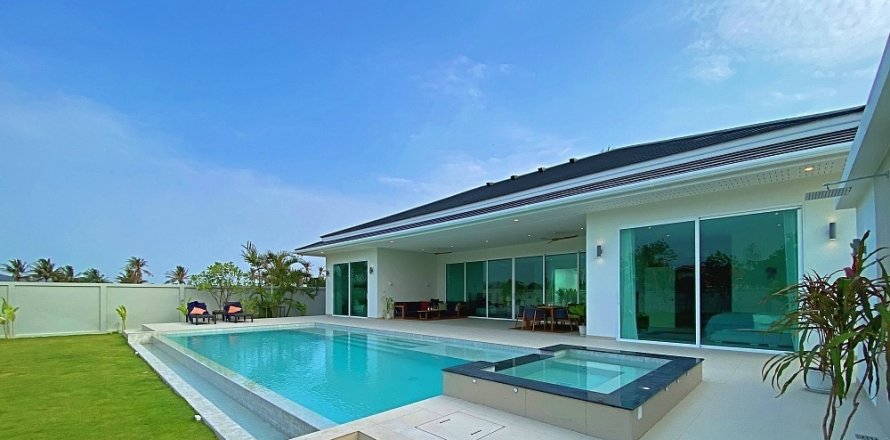 Villa in Hua Hin, Thailand 4 bedrooms № 168811