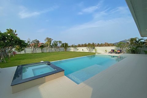 Villa in Hua Hin, Thailand 4 bedrooms № 168811 - photo 5