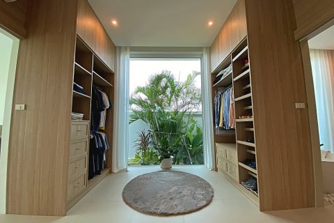 Villa in Hua Hin, Thailand 4 bedrooms № 168811 - photo 13