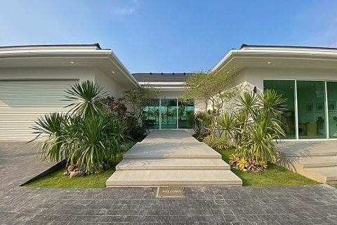 Villa in Hua Hin, Thailand 4 bedrooms № 168811 - photo 22