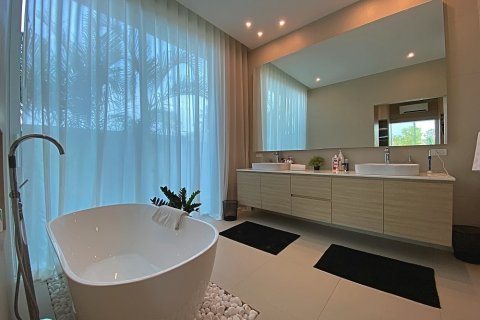 Villa in Hua Hin, Thailand 4 bedrooms № 168811 - photo 14