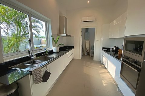 Villa in Hua Hin, Thailand 4 bedrooms № 168811 - photo 20