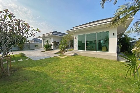 Villa in Hua Hin, Thailand 4 bedrooms № 168811 - photo 23
