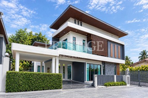 Haus in Pattaya, Thailand 5 Schlafzimmer № 234093