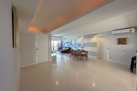 Condo in Pattaya, Thailand, 3 bedrooms № 197303 - photo 6