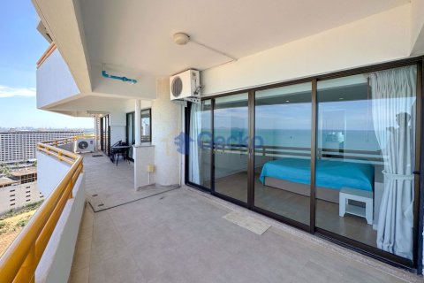 Condo in Pattaya, Thailand, 3 bedrooms № 197303 - photo 22