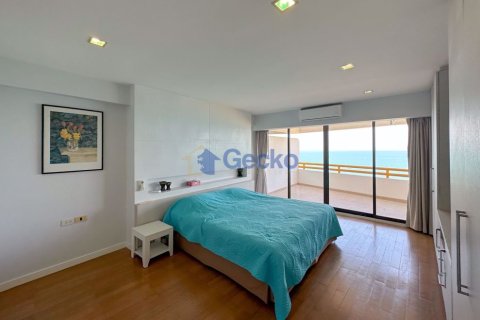 Condo in Pattaya, Thailand, 3 bedrooms № 197303 - photo 17