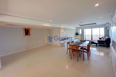 Condo in Pattaya, Thailand, 3 bedrooms № 197303 - photo 11