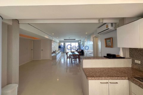Condo in Pattaya, Thailand, 3 bedrooms № 197303 - photo 10