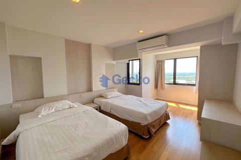 Condo in Pattaya, Thailand, 3 bedrooms № 197303 - photo 29