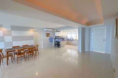 Condo in Pattaya, Thailand, 3 bedrooms № 197303 - photo 7