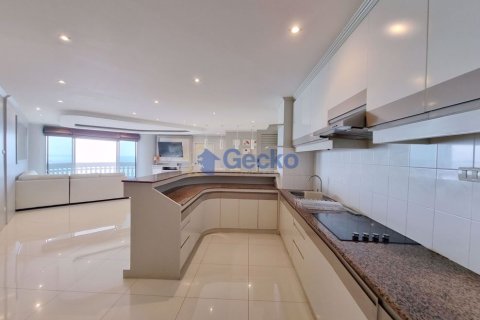 Condo in Pattaya, Thailand, 3 bedrooms  № 197306 - photo 16
