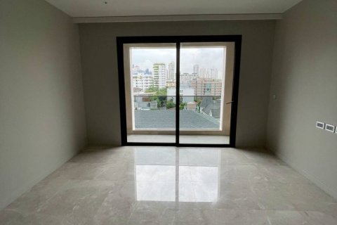 Condo in Bangkok, Thailand, 1 bedroom  № 168161 - photo 3