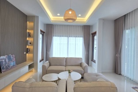 House in Bang Lamung, Thailand 3 bedrooms № 168164 - photo 17