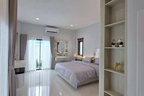 House in Bang Lamung, Thailand 3 bedrooms № 168164 - photo 10