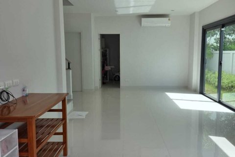 House in Phuket, Thailand 4 bedrooms № 148137 - photo 2