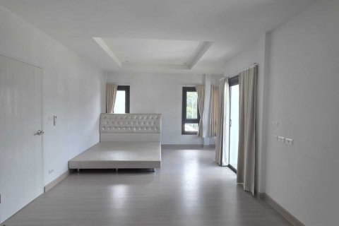 House in Phuket, Thailand 4 bedrooms № 148137 - photo 12