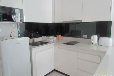 Condo in Pattaya, Thailand, 1 bedroom № 204280 - photo 3