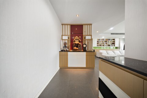 Condo in Khlong San, Bangkok, Thailand, 3 bedrooms  № 147554 - photo 14