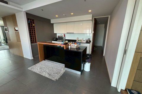Кондоминиум с 3 спальнями в Кхлонг Сане, Бангкок, Таиланд № 147554 - фото 8