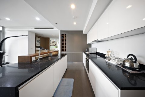 Condo in Khlong San, Bangkok, Thailand, 3 bedrooms  № 147554 - photo 12