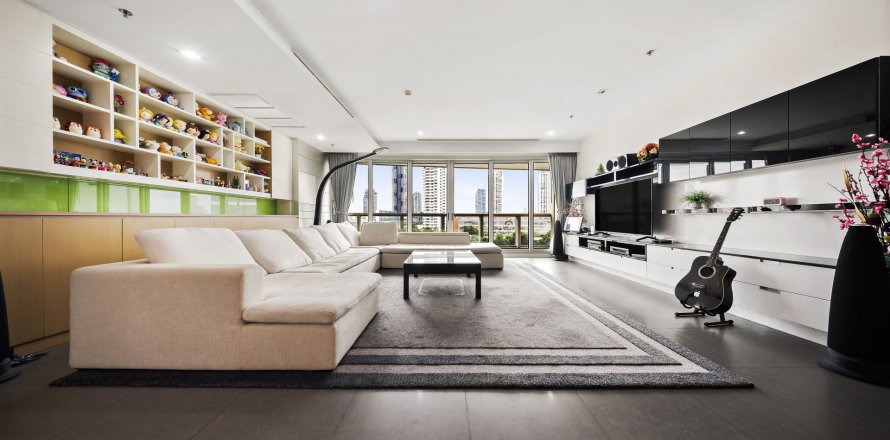 Condo in Khlong San, Bangkok, Thailand, 3 bedrooms  № 147554