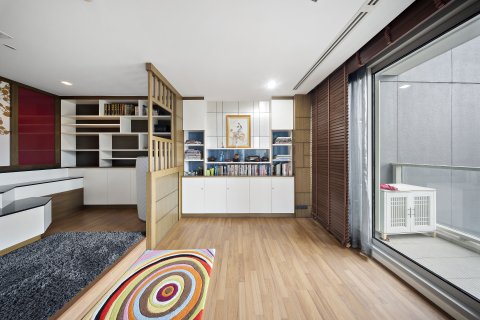 Condo in Khlong San, Bangkok, Thailand, 3 bedrooms  № 147554 - photo 13