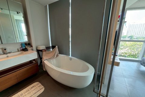 Кондоминиум с 3 спальнями в Кхлонг Сане, Бангкок, Таиланд № 147554 - фото 10