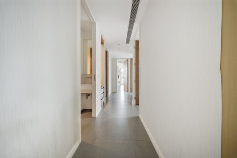 Condo in Khlong San, Bangkok, Thailand, 3 bedrooms  № 147554 - photo 15