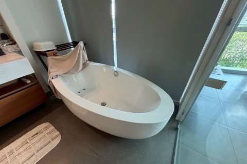 Кондоминиум с 3 спальнями в Кхлонг Сане, Бангкок, Таиланд № 147554 - фото 4