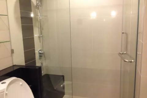 Condo à Huai Khwang, Bangkok, Thaïlande, 2 chambres  № 137598 - photo 5