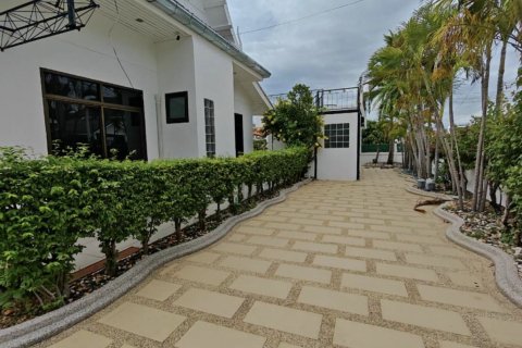 Дом в Ча-аме, Таиланд с 4 спальнями  № 137601 - фото 2